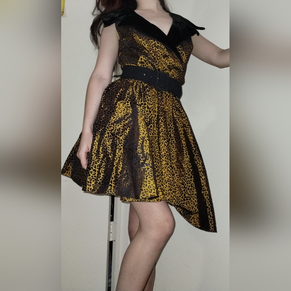 Karen Okada for David Howard Climax Velvet Leopard Print Dress - Picture 5 of 5